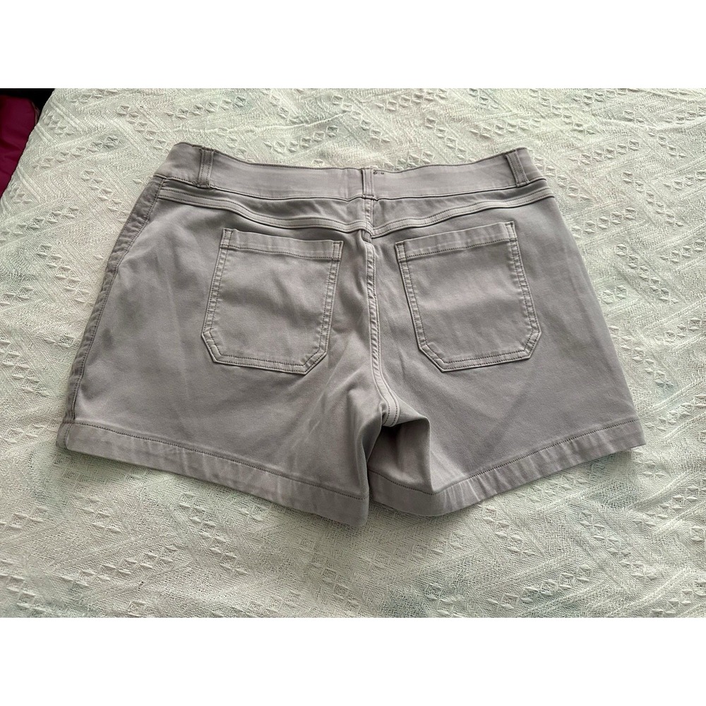 SPANX Shorts Womens Light Orchid Pull On 4 Way Stretch Large NEW - Picture 5 of 9